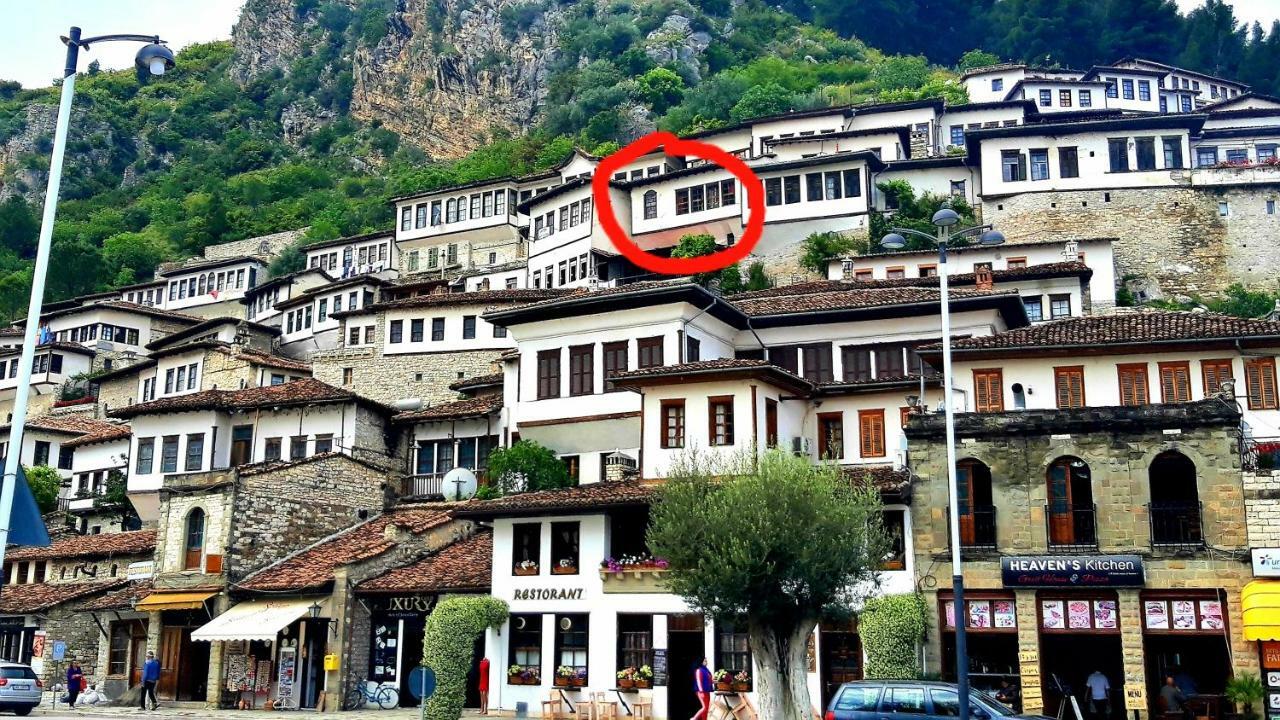 Restaurant & Guest House Semani Berat Exteriör bild